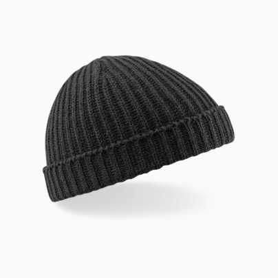 Grovstickade mössor med uppvikt rand med reklambrodyr