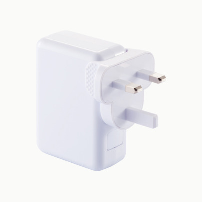 Reseadapter med fyra USB-portar med reklamtryck