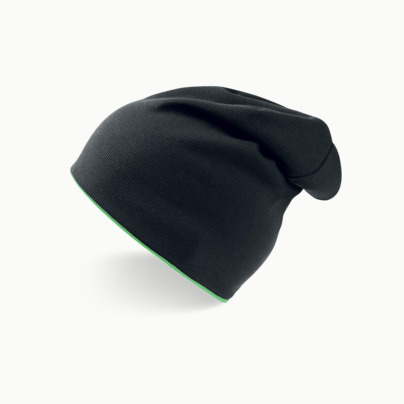 In och ut-vändbara beanies med brodyr