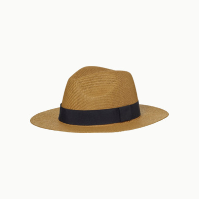 Hatt i ledig sommarstil med reklamtryck