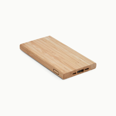 Powerbank i trä med egen logga