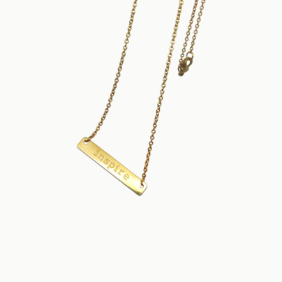 Halsband med hänge med egen gravyr